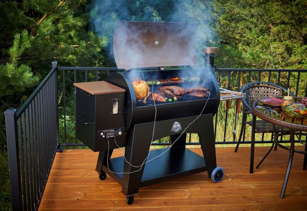 how does wood pellet grill work